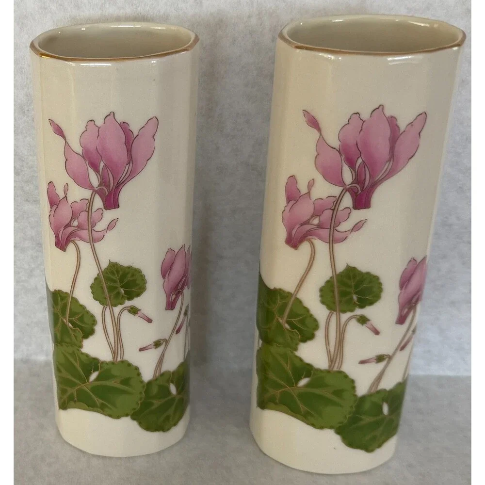 Set of 2 Otagiri Vases in Cyclamen Pattern